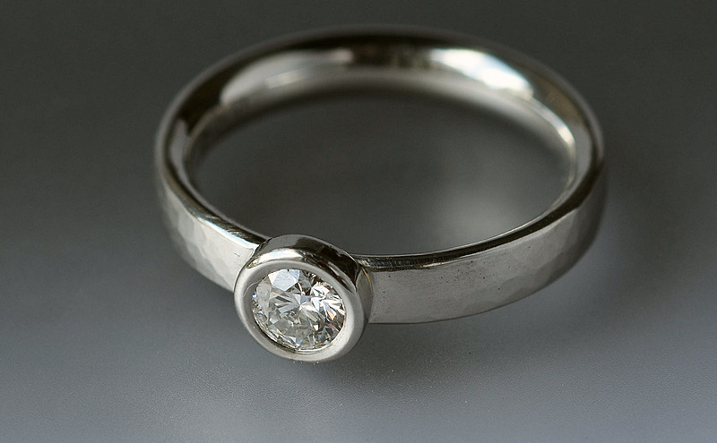 Platinum and Diamond ring 1155