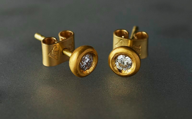 Diamond, 24ct and 18ct Gold Ear Studs